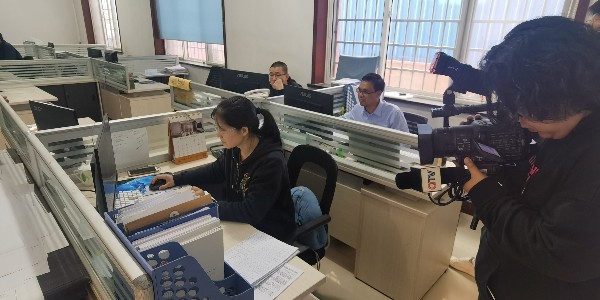 青島電視臺欄目組采訪 “ 青島建華食品機械制造有限公司”
